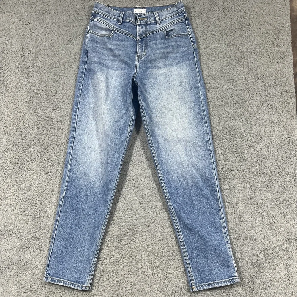 Cello Jeans Size 9 High Rise Straight Leg Light Wash Denim  Waist Seam Detail - Picture 3 of 9